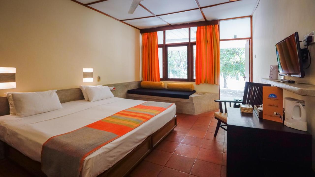 Nilaveli Beach Hotel Exterior photo