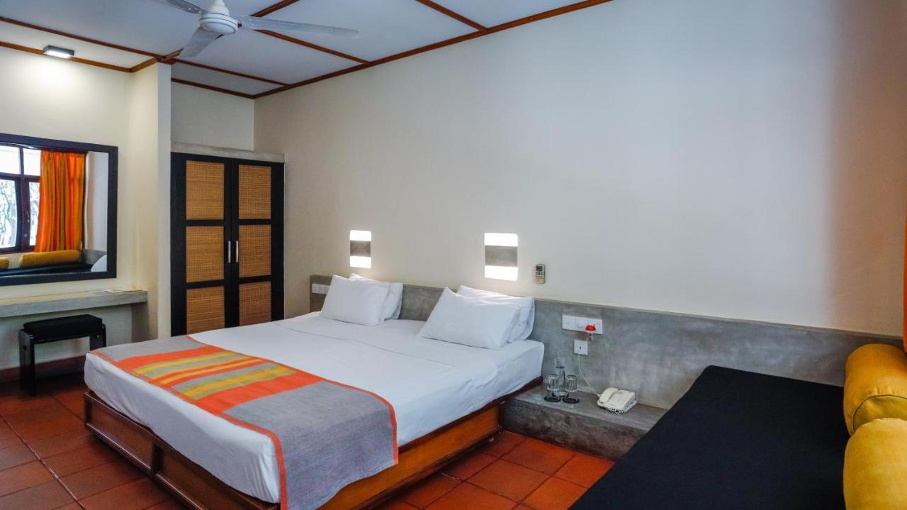 Nilaveli Beach Hotel Exterior photo